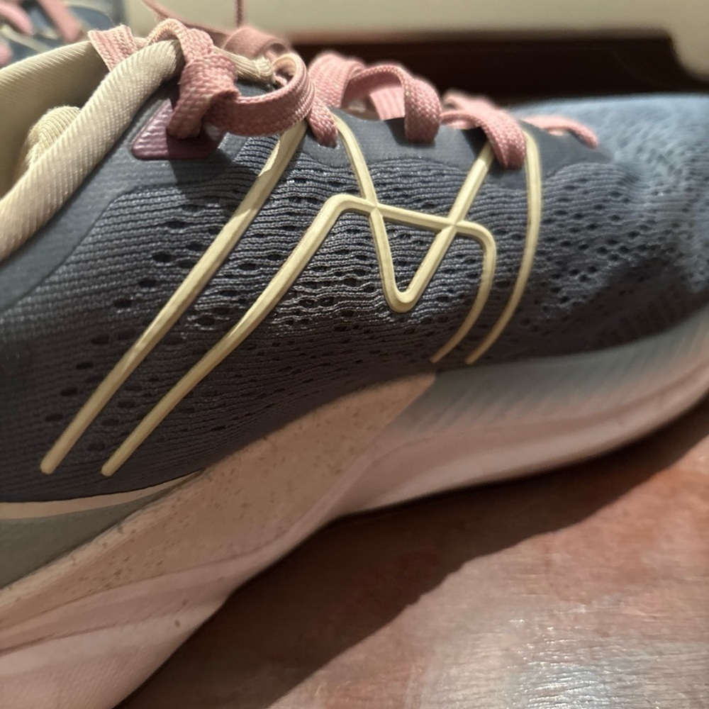 Karhu Women's Navy and Pink Sneakers - Picture 3 of 10
